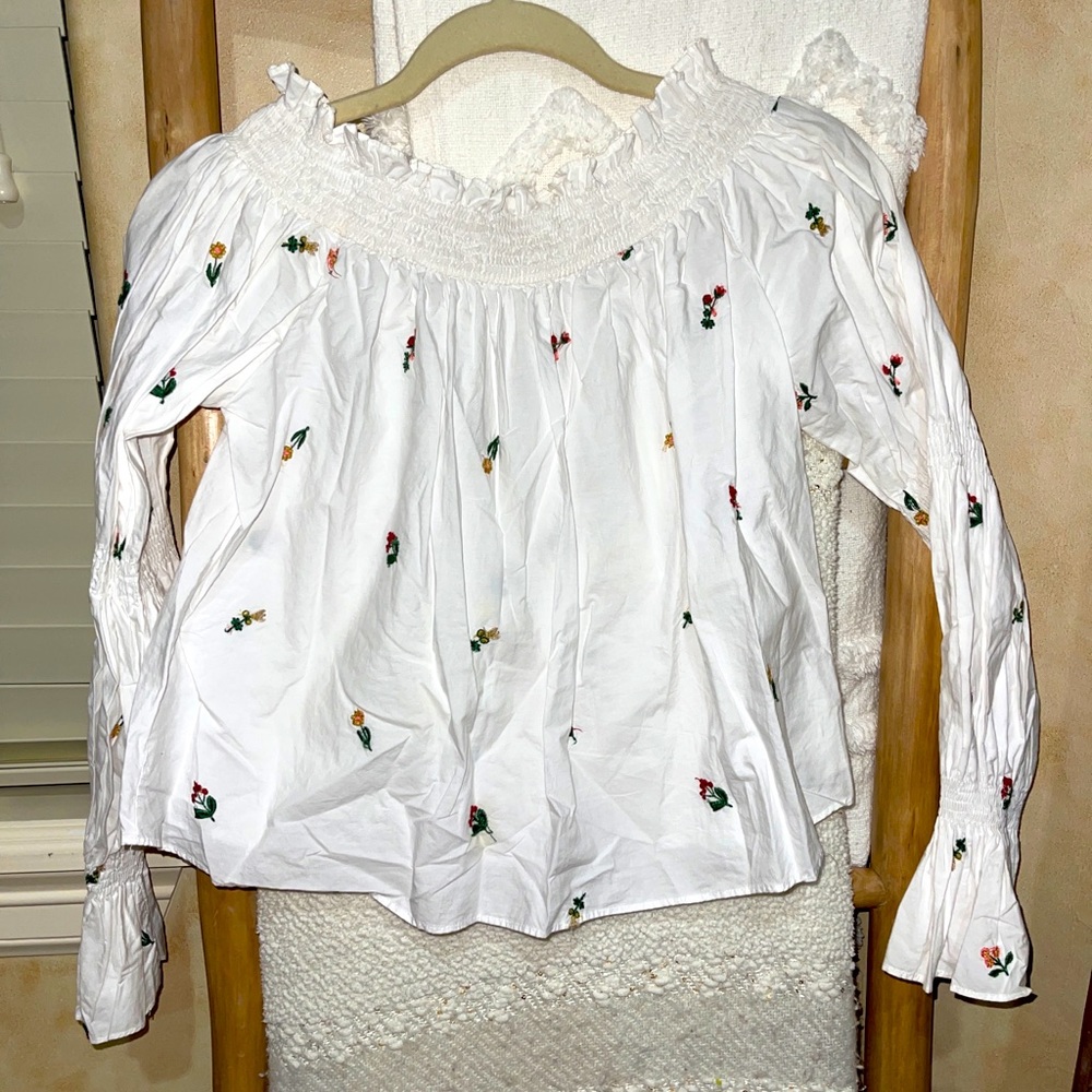 Zara Embroidery Off the shoulder top